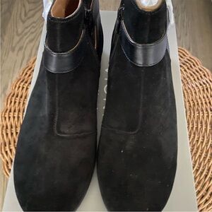 Brand new size 8 Vionic black suede ankle boots